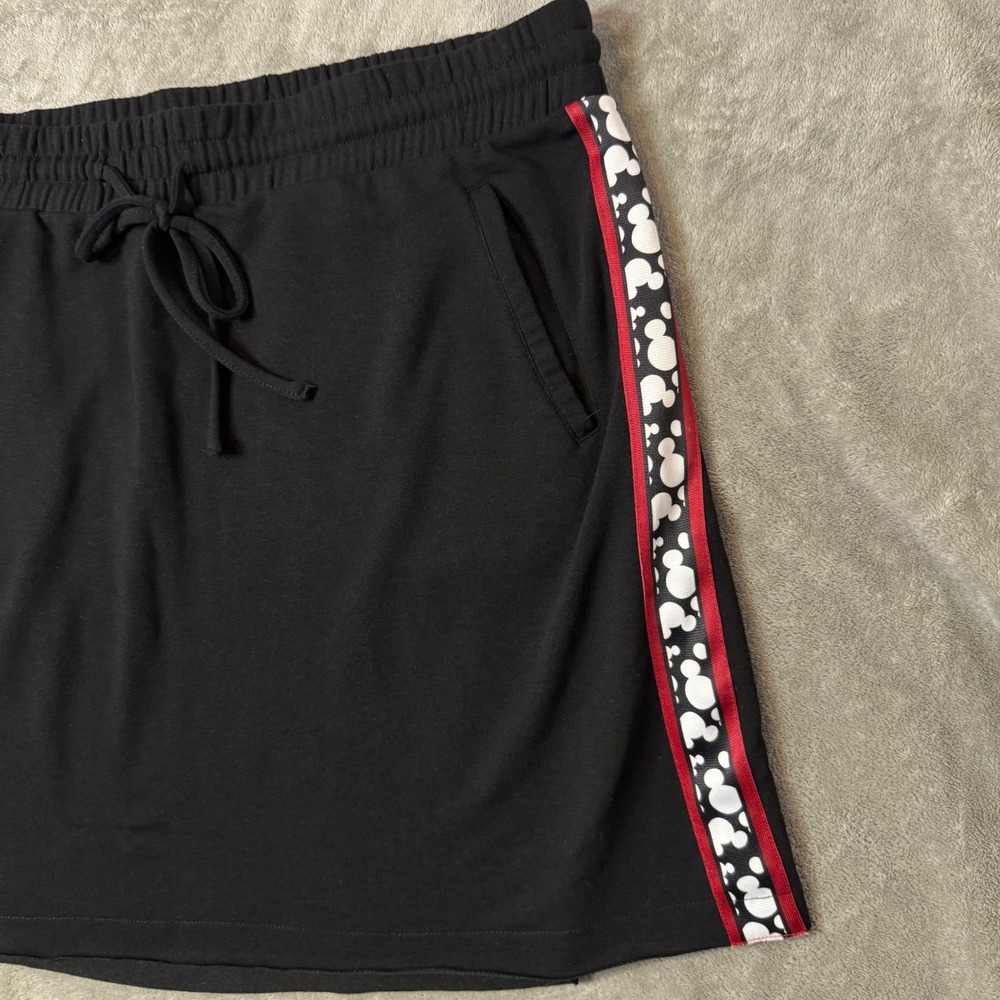 Torrid Disney Mini Skirt Size 2X Black Mickey Mouse Side Stripe Pockets Casual - Picture 6 of 9